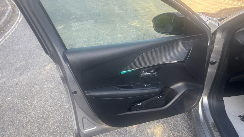 Peugeot 208 1.2 PureTech 100 Allure Premium + 5dr Petrol Hatchback